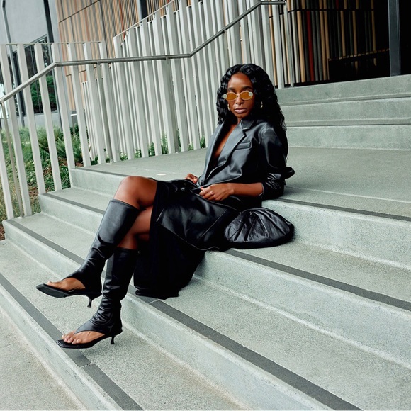 ✨ Tory Burch Runway 23’ Cat-eye Sunglasses ✨ - Picture 2 of 7